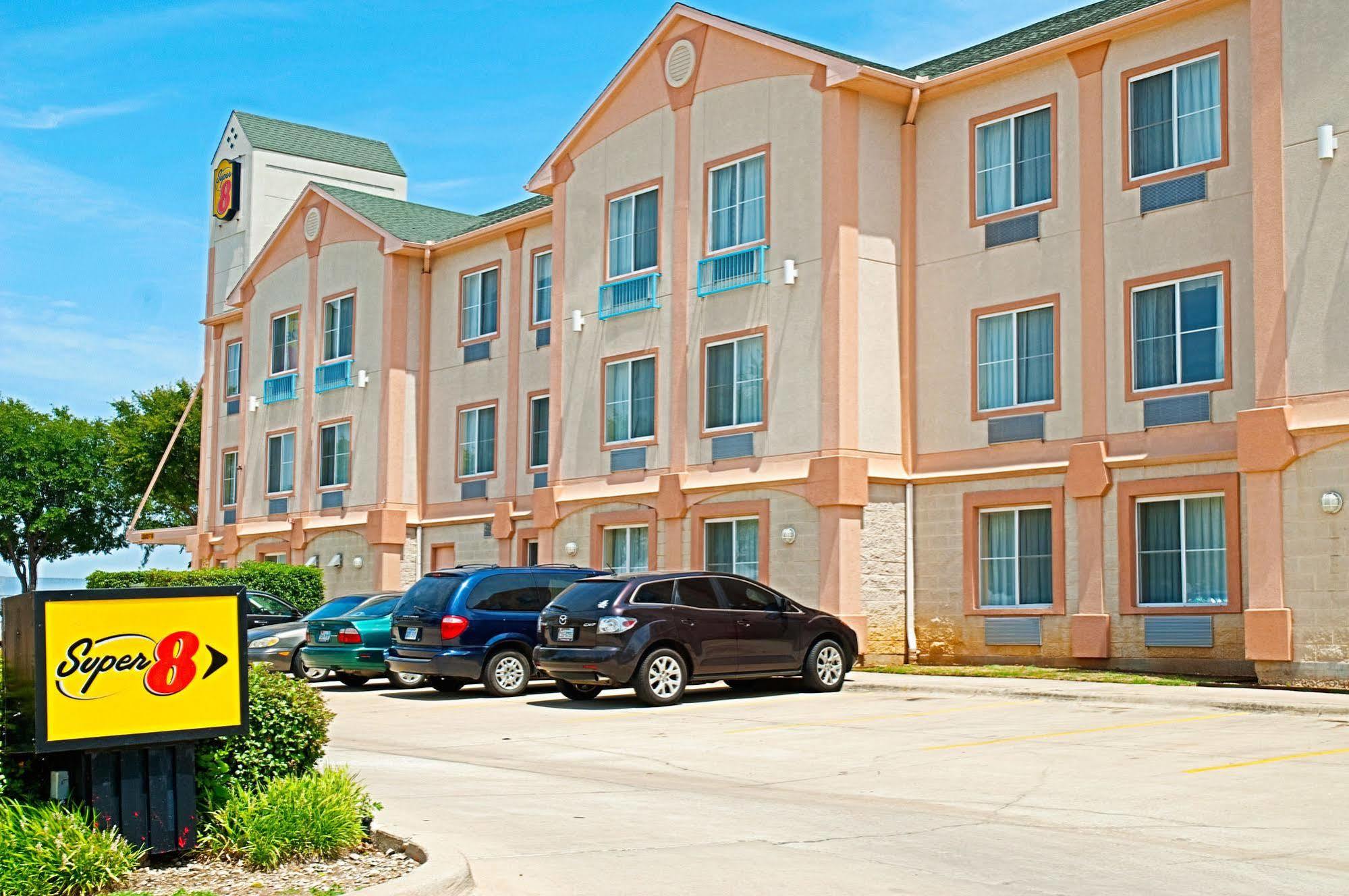 Super 8 By Wyndham Irving/Dfw Apt/North Buitenkant foto